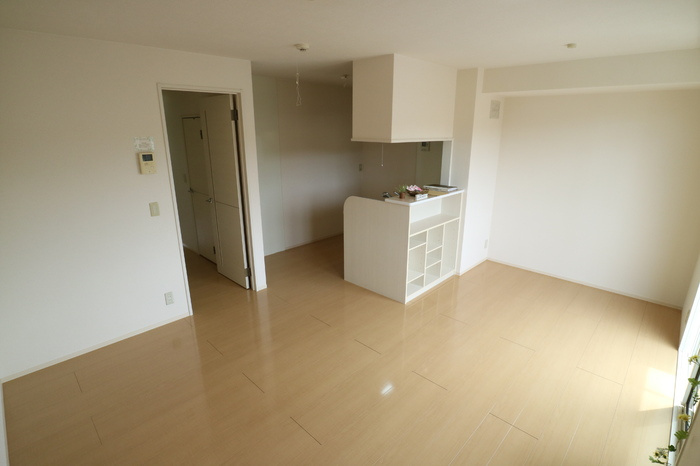 パインハイツ　A棟の居間・リビング