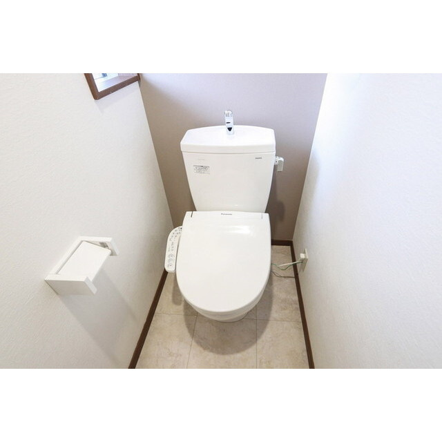 カーサ・シエント上峰【10.000キャッシュバック対象物件】のトイレ|ゆったりとした空間のトイレです