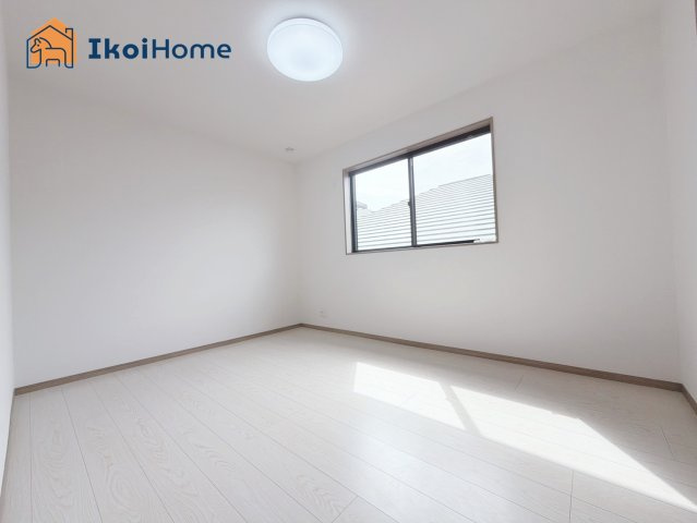 神戸市垂水区清玄町　中古戸建の子供部屋|●年中無休：当日予約可●洋室は広さございますのでお子様の洋室やテレワークスペースなどに最適です。