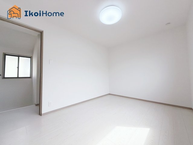 神戸市垂水区清玄町　中古戸建の子供部屋|●年中無休：当日予約可●オプションでより一層フローリング強くする10年保証のコーティングもご用意
