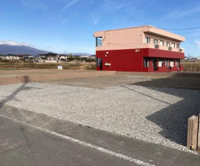 リーブルガーデンＳ第２前橋女屋　2号棟の前面道路含む現地写真|前面道路も広々していて開放的な立地です♪