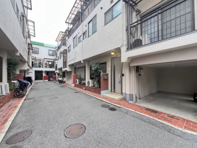 甲子園洲鳥町の前面道路含む現地写真|前面道路