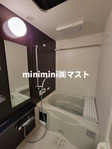 プレサンス四天王寺前夕陽ヶ丘　凛宮の浴室