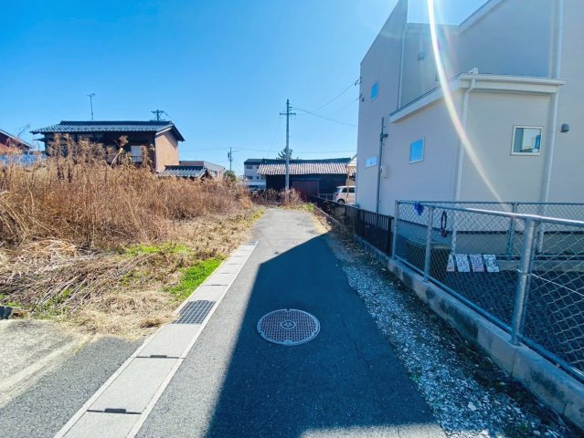 売土地　大垣市田町4丁目　80.93坪の前面道路含む現地写真