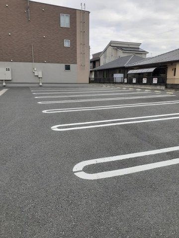 アルモニー　玉名の駐車場