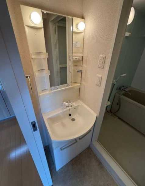 三軒茶屋グリーンマンション　駅近　管理人常駐　角部屋の洗面所