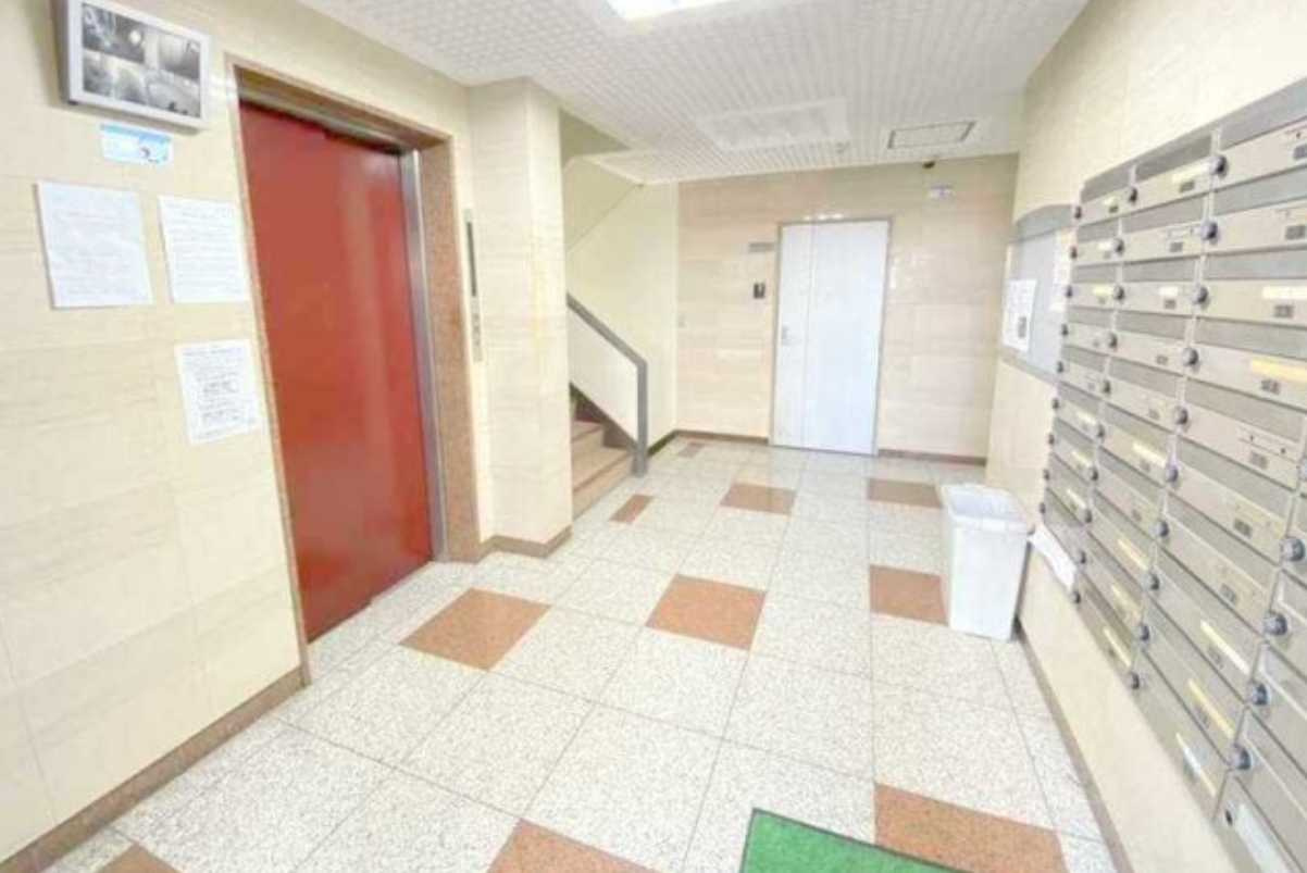 三軒茶屋グリーンマンション　駅近　管理人常駐　角部屋のロビー