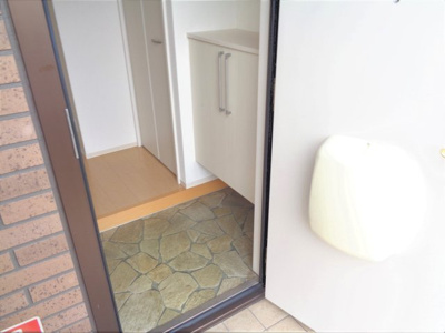 【エントランス】 | ファミーユ東手城　B棟