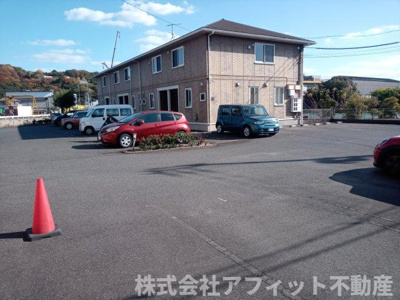 【駐車場】 | ファミーユ東手城　B棟