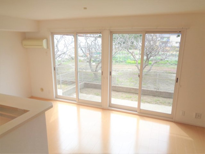 【居間・リビング】 | ファミーユ東手城　B棟