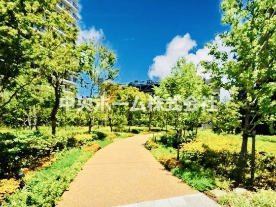 シティタワー金町タワー棟の中庭|敷地内には緑が多く住環境良好です