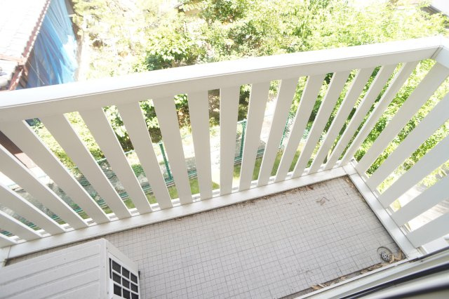 グランモア学園前のバルコニー