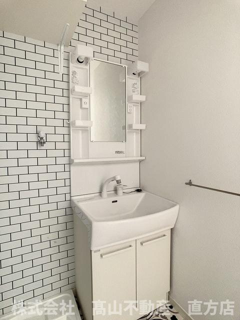 直方市大字下新入のアパートの洗面所