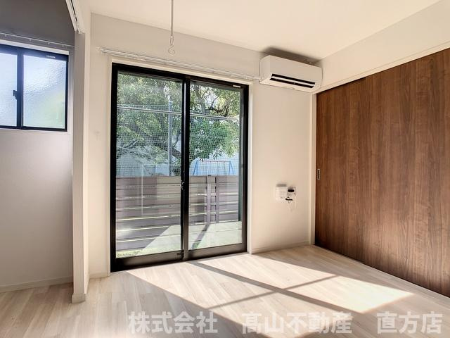 直方市大字下新入のアパートの居間・リビング