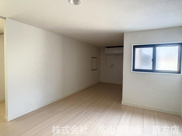 直方市大字下新入のアパートの洋室