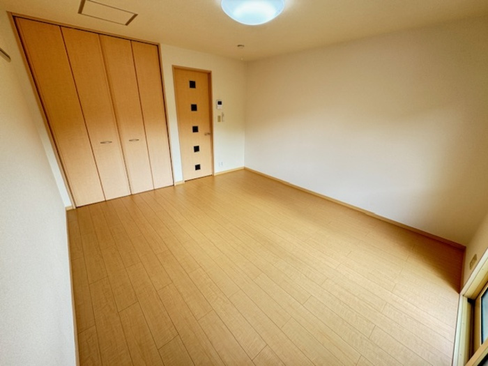 ションセイＡの居間・リビング