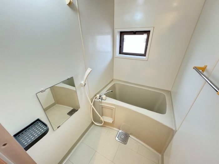 ションセイＡの浴室