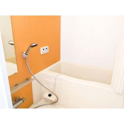 【浴室】 | ウィステリア・K | 追い焚き機能、浴室乾燥機付きバス。