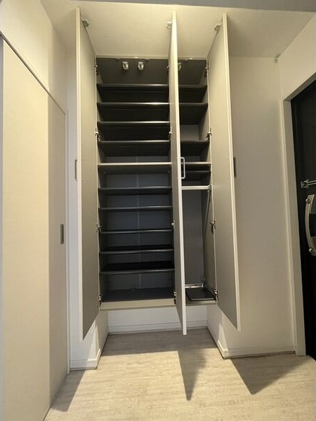 福岡市中央区清川１丁目の賃貸マンションの収納
