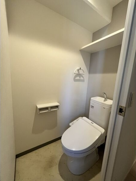 福岡市中央区清川１丁目の賃貸マンションのトイレ