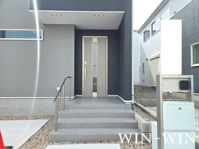 下地町戸建貸家のエントランス