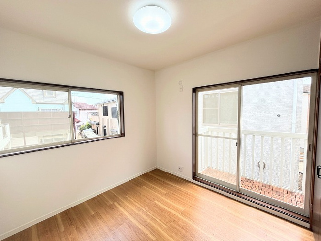 【洋室】 | アトムセレクト千葉市花見川区朝日ヶ丘３丁目中古戸建て | 2階南側4.5帖洋室