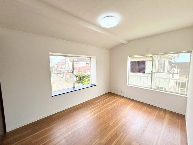 【洋室】 | アトムセレクト千葉市花見川区朝日ヶ丘３丁目中古戸建て | 2階北側洋室6帖