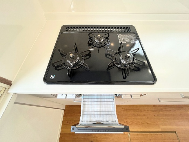 【キッチン】 | アトムセレクト千葉市花見川区朝日ヶ丘３丁目中古戸建て | コンロ