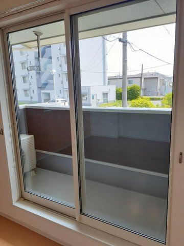 ファミール・パークＢのバルコニー|外からの目が気にならないバルコニーで洗濯物が干せます