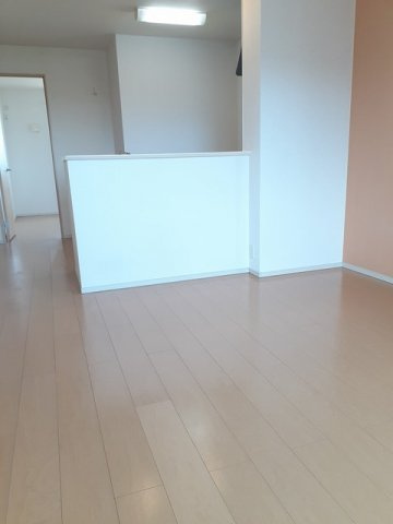 ファミール・パークＢの居間・リビング|使いやすい居間です