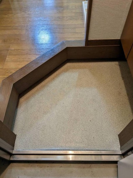 コーポベルムの玄関