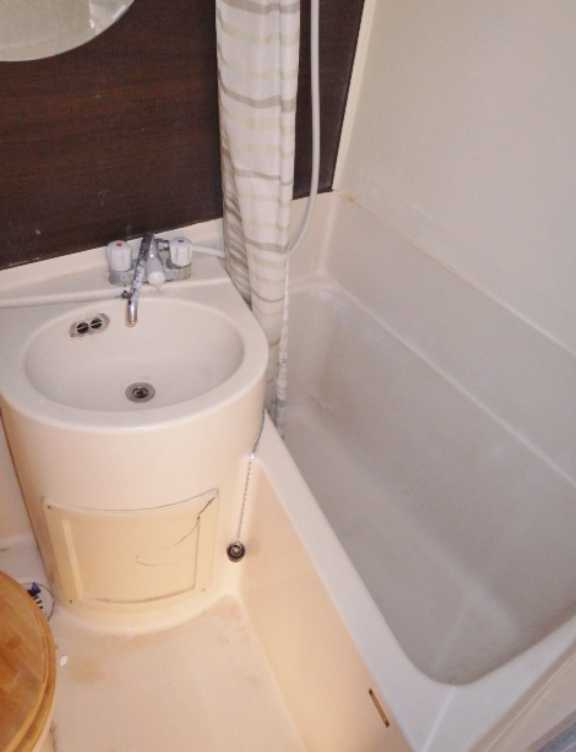 ビーネサイネリア　駅近　宅配BOX　最上階の浴室