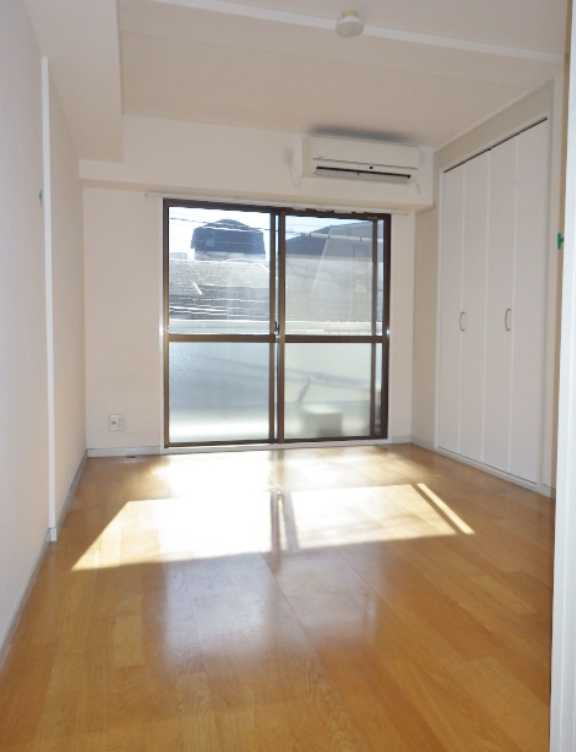 ビーネサイネリア　駅近　宅配BOX　最上階の居間・リビング