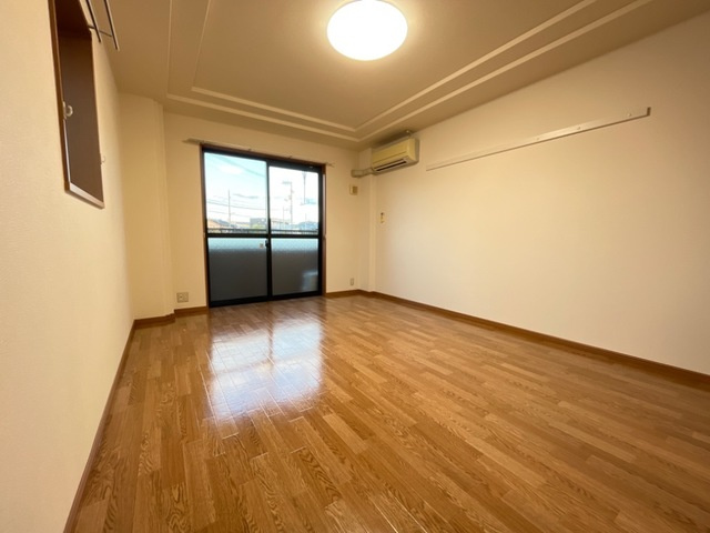 フォレストMCの居間・リビング|洋室