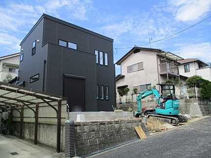 広島市佐伯区美鈴が丘東２丁目 美鈴が丘の前面道路含む現地写真