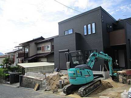広島市佐伯区美鈴が丘東２丁目 美鈴が丘の前面道路含む現地写真