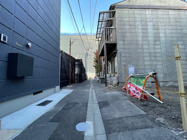 中央区月島４丁目　新築戸建ての前面道路含む現地写真