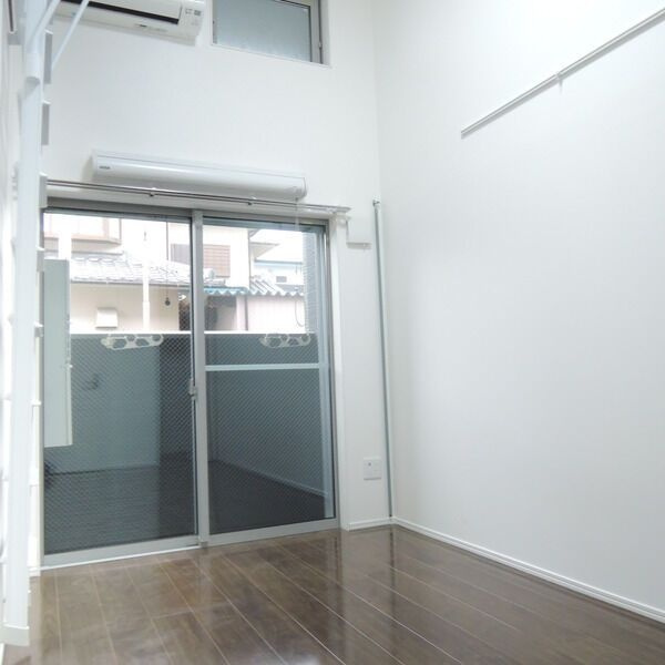 クレア露橋の居間・リビング