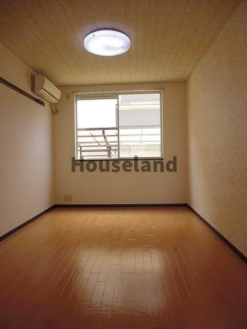 ポケットハウスの居間・リビング