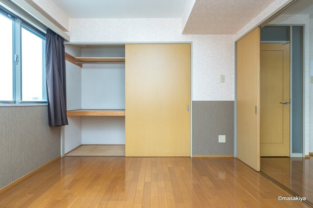 ロンドン東口ビルの収納