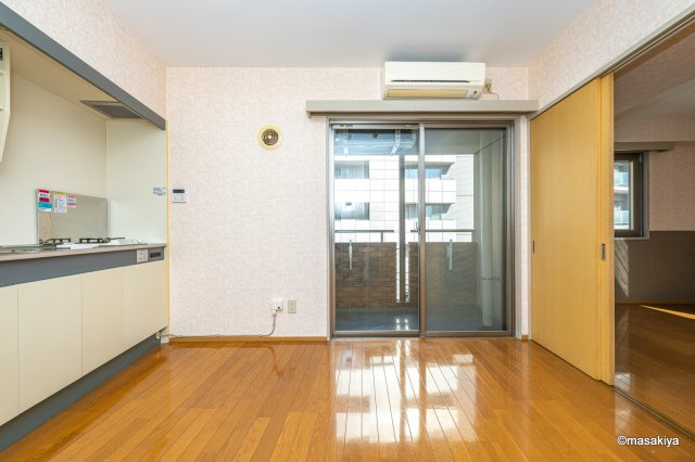 ロンドン東口ビルのキッチン