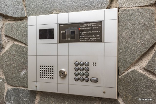 ロンドン東口ビルのエントランス