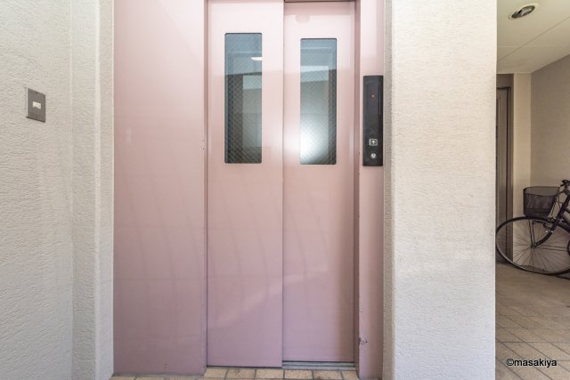 ロンドン東口ビルのエントランス