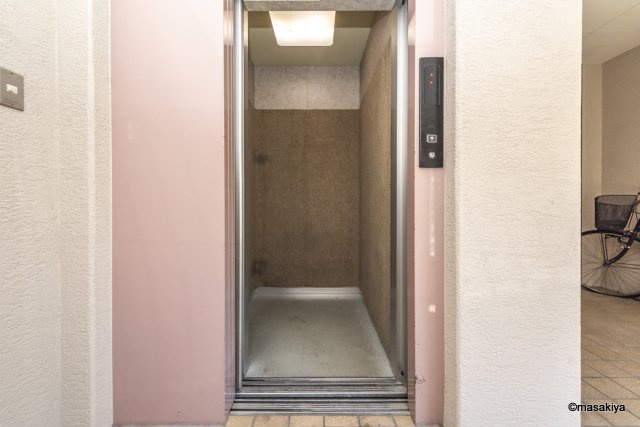 ロンドン東口ビルのエントランス