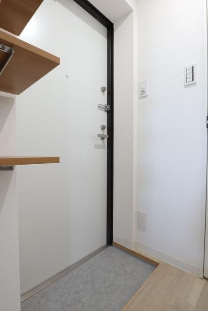 アリエル関町北の玄関