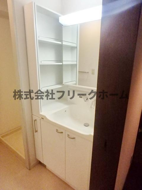 小金井市緑町４丁目の賃貸マンションの洗面所