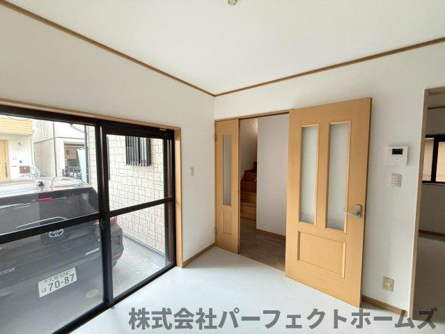 【居間・リビング】の画像