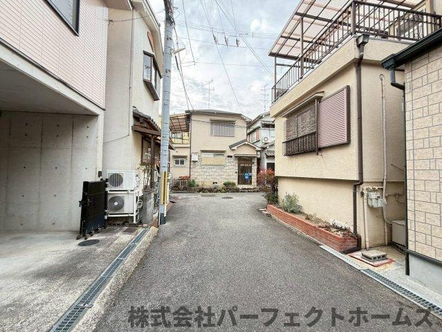 【前面道路含む現地写真】の画像