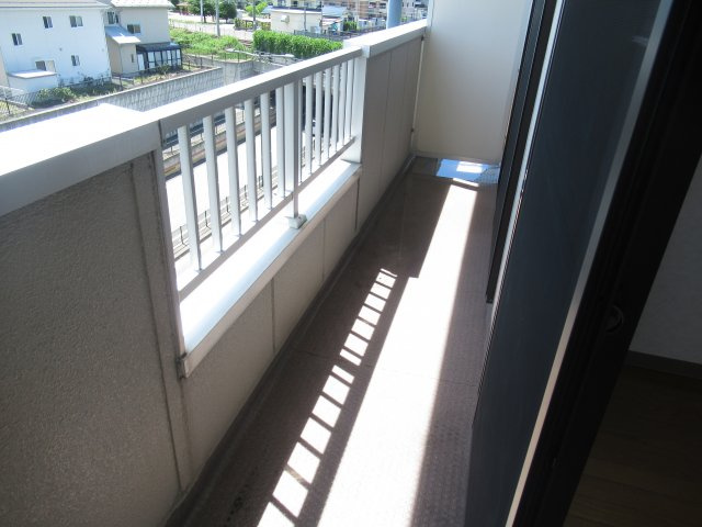 晃七第三マンションのバルコニー|302号室サンプル
