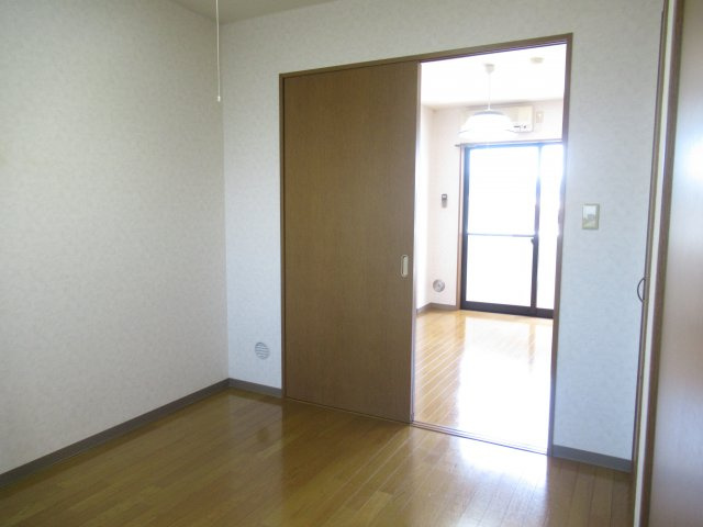 晃七第三マンションの居間・リビング|302号室サンプル